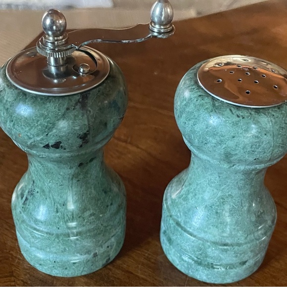 Solid Marble Salt and Pepper Grinder set - Picture 8 of 8